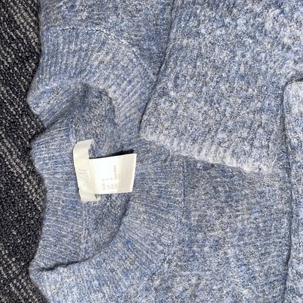 H&M Sweaters - Picture 2 of 3